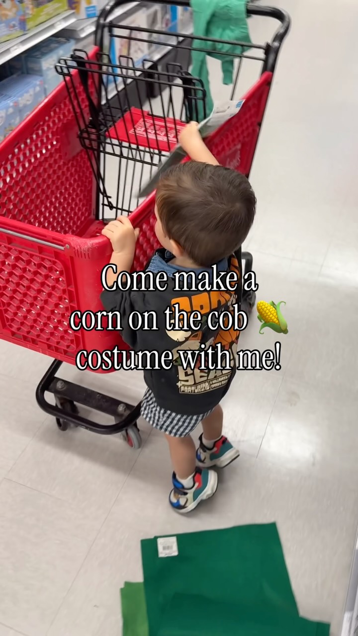 Happy October! 

My mom and grandma have made so many of my halloween costumes growing up and I can’t wait to keep th...