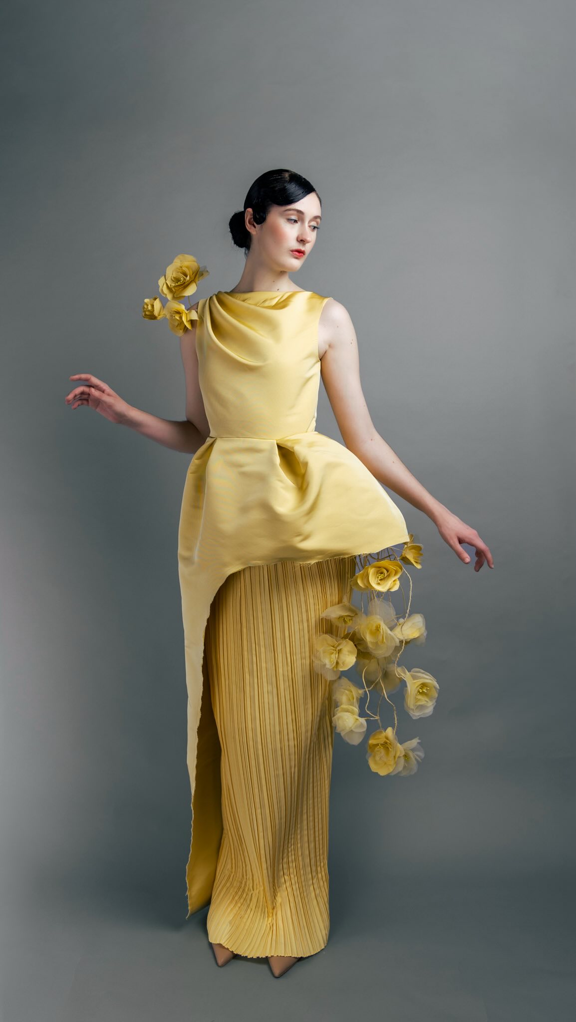 Let me make you a dress that looks like one that belongs on a runway 

#custombridal #bridal #bridal